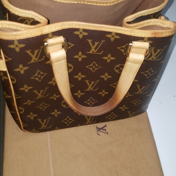 Authentic Louis Vuitton Batignolles Vertical PM - Picture 4 of 8